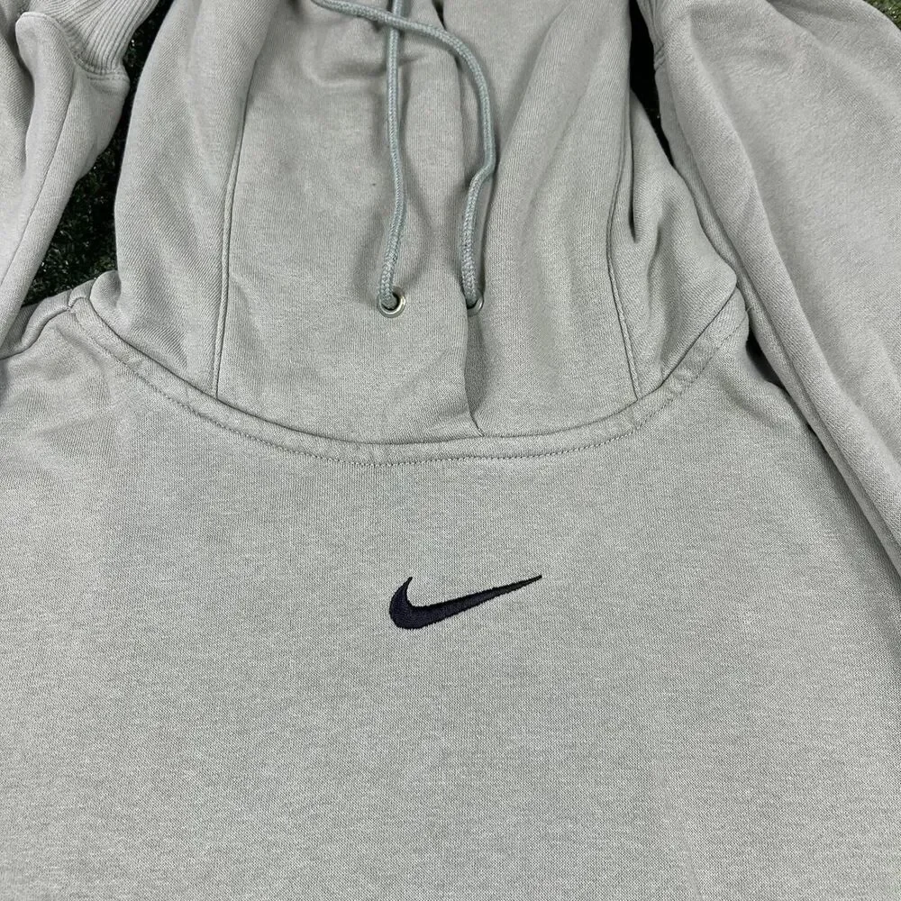 Nike Men's Grey and Green Hoodie